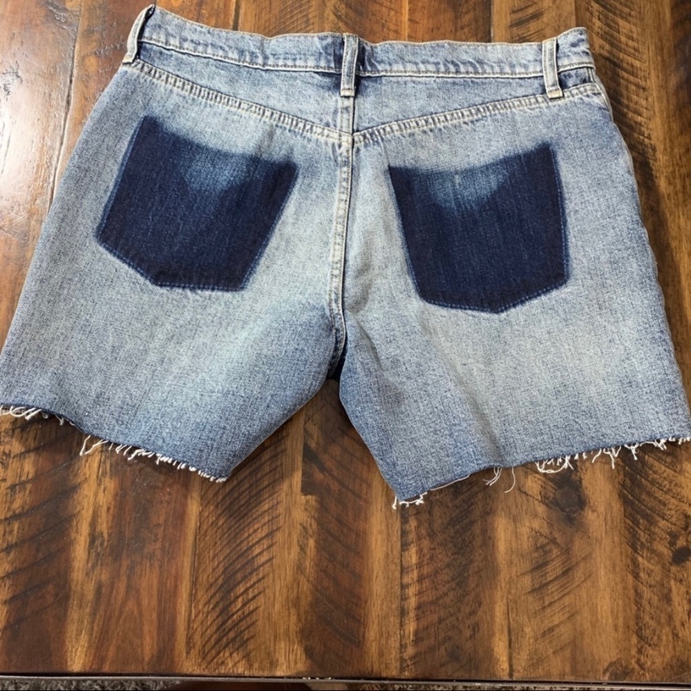 GAP Mid Rise 5" Denim Shorts with Shadow Pockets Size 25 NWT - Picture 5 of 6